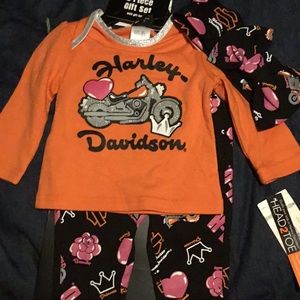 HD girls outfit so 3-6 months